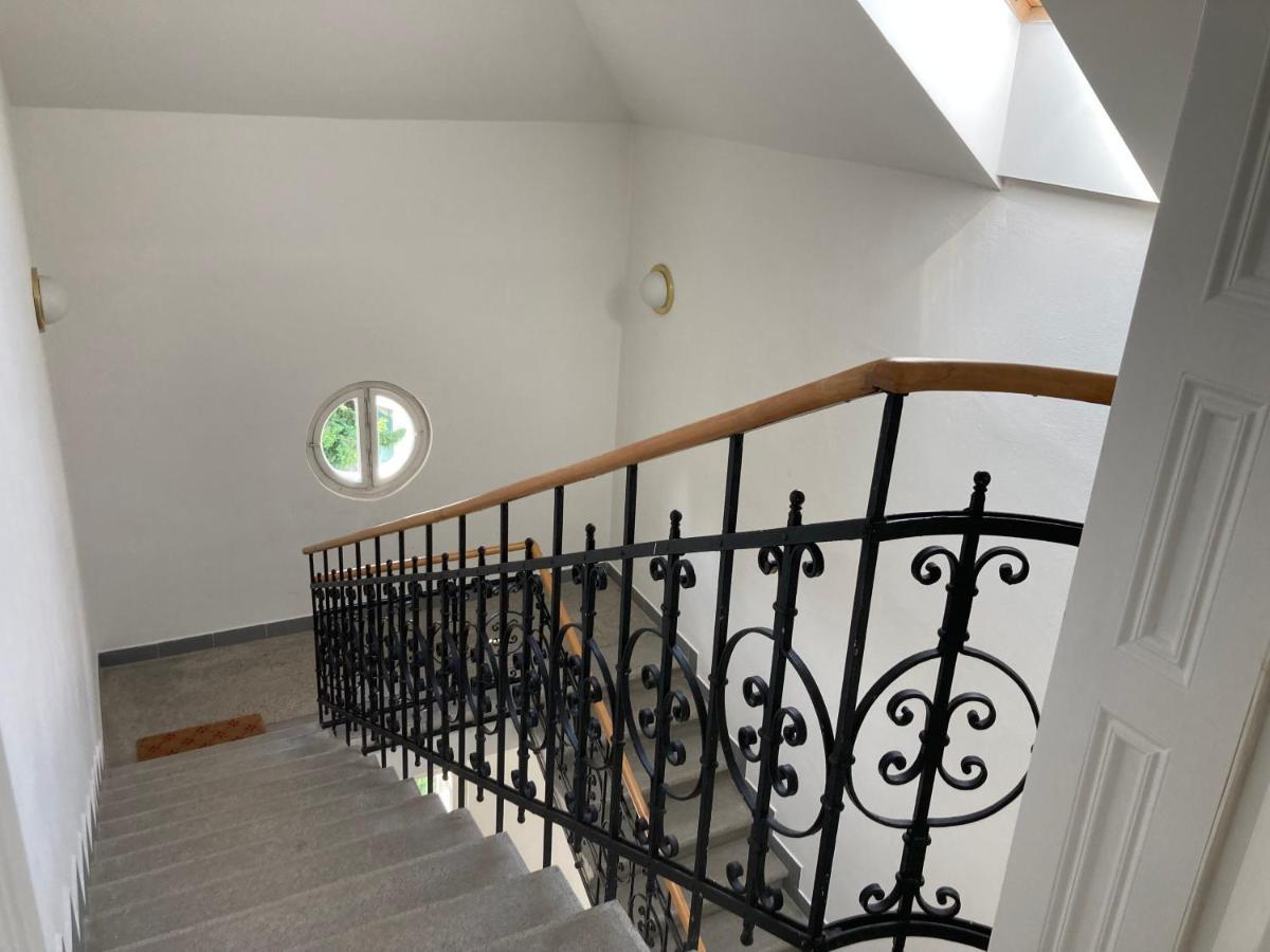 Vynimocny Apartman V Staromestskej Vile S Vyhladom Na Hrad Bratislava Exterior photo